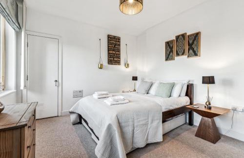 Notting Dale Apartamento | Modern Designed 2 bed Penthouse Apt Sleeps Five