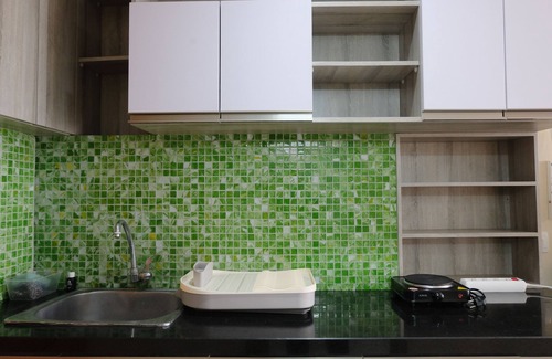 Hegarmanah Apartamento | Modern Designed And Strategic Studio Room At Beverly Dago Apartment