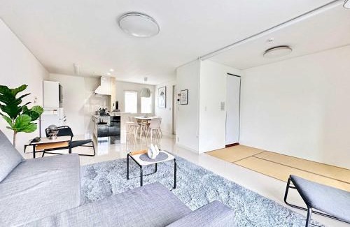 Ozu Casa | Modern designed property 15 mins from Kumamoto station by Restavio