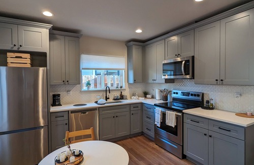 Woodstock Casa | Modern Detached ADU in SE PDX, 2 bedroom, 1.5 bathroom