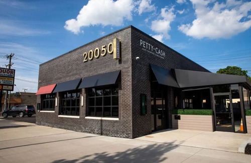 Detroit Casa | Modern Detroit 3-bedroom steps away from shops!
