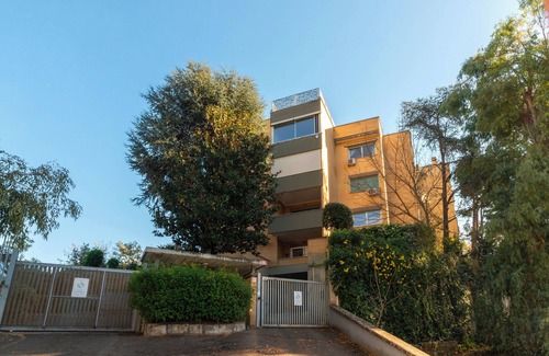 Quartiere XIII Aurelio Apartamento | Modern downtown apartment with panoramic view of St. Peter's dome