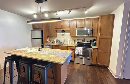 Downtown Dallas Apartamento | Modern Downtown High-Rise: Stunning Views + Steps from Hotspots