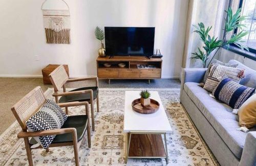 Old City Apartamento | Modern Downtown Loft on Gay St