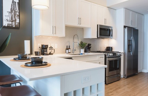 The Gulch Apartamento | Modern Downtown Nashville Studio – Free Parking, In-unit WD, WiFi with Views!