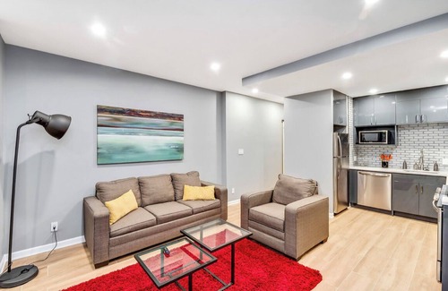 Powelton Village Casa | Modern Downtown Retreat 5BR-5Baths