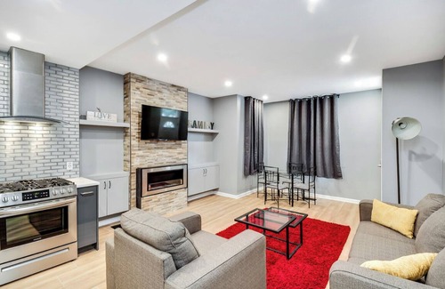 Powelton Village Casa | Modern Downtown Retreat 5BR-5Baths