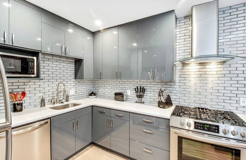 Powelton Village Casa | Modern Downtown Retreat 5BR-5Baths