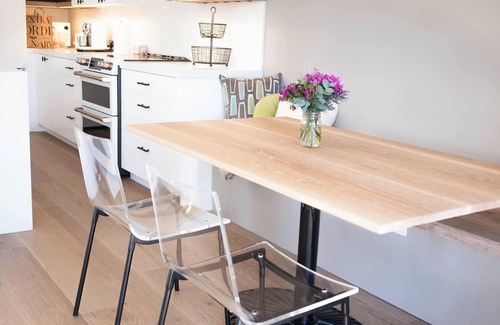 Sonoma Condominio | Modern Downtown Sonoma Condo with deck and pool. 30-day minimum stay required.