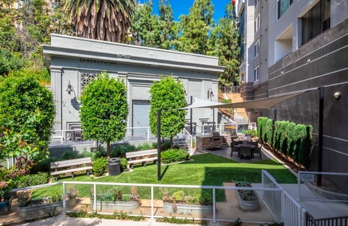 Vernon Apartamento | Moderno Apartamento Centro de LA con Vista a la Ciudad y Estacionamiento Privado