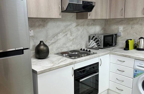 Jumeirah Lake Towers Apartamento | Modern Dubai Marina Apartment near Metro