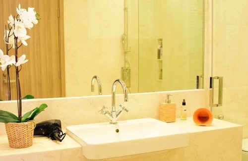 Mai Khao Apartamento | Apartamento dúplex moderno en la playa con acceso directo a la piscina.