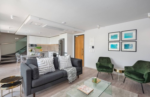 Bo'Kaap Apartamento | Modern Duplex Apartment | Views | Space | Balcony