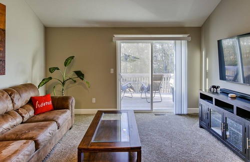 Waldron Casa | Modern Duplex w/King Bed Close to KCI/Zona Rosa ✈ϟFiber