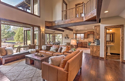 Redmond Casa | NUEVO- Eagle Crest Home w / 2 Decks, chimenea y barbacoa