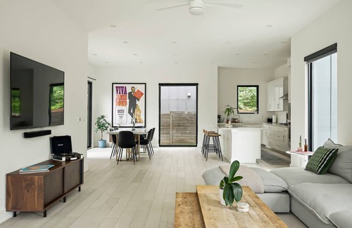 Chestnut Casa | Modern Home in East Austin | Private Pool | BBQ