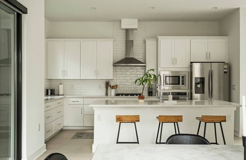 Chestnut Casa | Modern Home in East Austin | Private Pool | BBQ