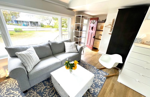 Provincetown Condominio | Modern East End Loft - Private Beach, In-Ground Pool Access, & Hot Tub!