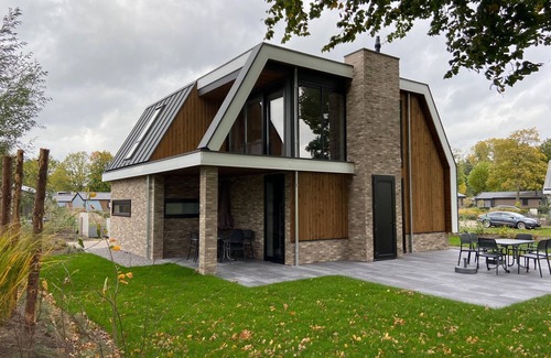 Biddinghuizen Chalet De Esquí | Moderna villa ecológica con dos baños, en un parque de vacaciones cerca de Veluwemeer