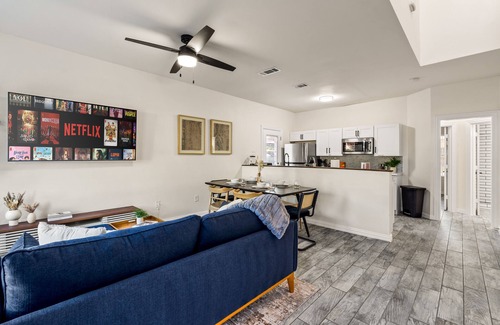 Southeast Arlington Casa | Modern Elegance: 4BR Arlington Gem. Minutes to the Cowboys, Rangers, & 6 Flags!