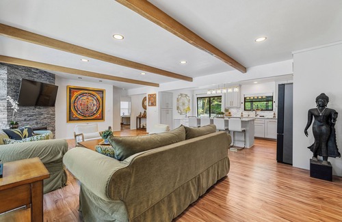 Redway Casa | Modern elegance in the redwoods, steps from the magnificent river beach