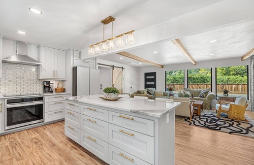 Redway Casa | Modern elegance in the redwoods, steps from the magnificent river beach