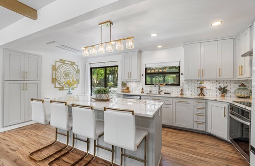 Redway Casa | Modern elegance in the redwoods, steps from the magnificent river beach