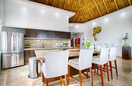 North End Condominio | Condominio moderno y elegante en Paradise, a pocos pasos de la playa, piscina comunitaria