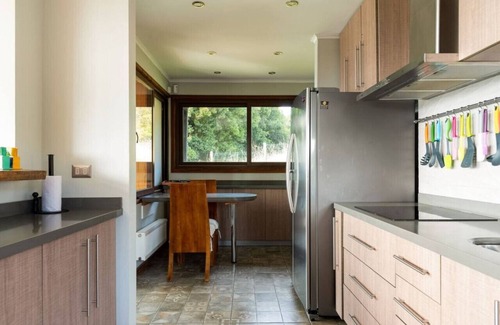 Villarrica Casa | Modern, Elegant Retreat with stunning Panoramic Views of Lake Villarrica!