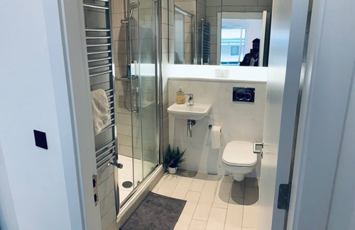 North Wall Apartamento | Modern En-suite bedroom located in the heart of Dublin city centre