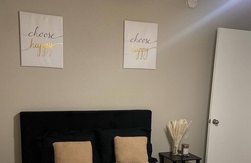 Lazybrook/Timbergrove Apartamento | Modern Entire rental unit 2BR Near Downtown Cozy Pool
