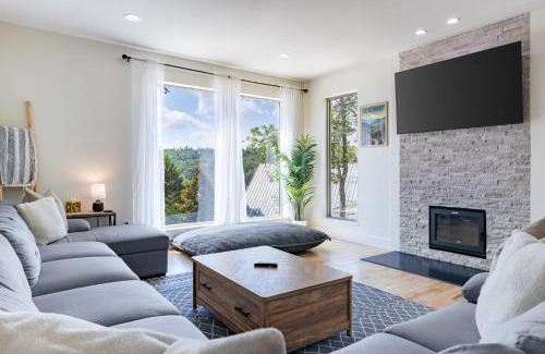 Asheville Casa | Modern Escape by Avanstay Views 10min to Town