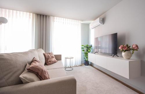 Mafamude Apartamento | Modern Escape next to the Metro Station