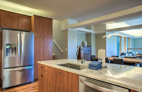 Royal Pines Casa | Modern Escape🌲 Stylish, Wooded Setting + Biltmore Pass | S. Asheville
