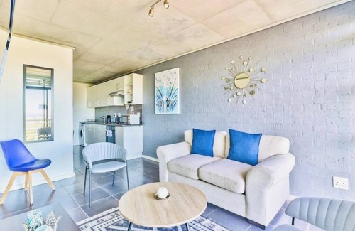 Milnerton Apartamento | Modern Escape Two Bedroom Apartment - with views
