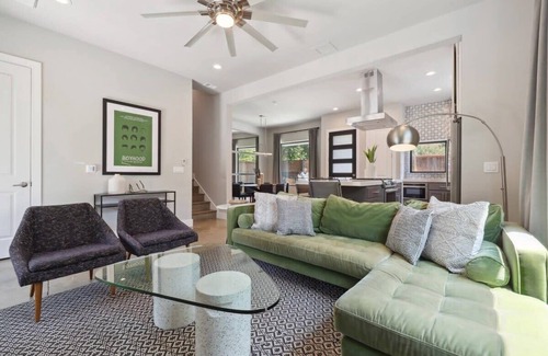 Govalle Casa | Modern Estate | Private Heated Pool