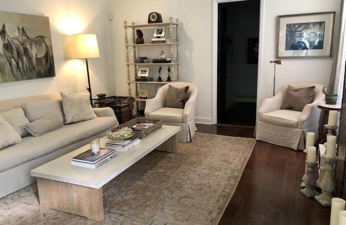 Fondren Casa | Modern Executive Townhome