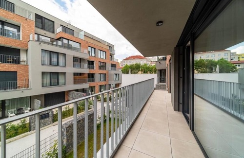 Michle Apartamento | Modern family apartment with own kitchen and bathroom.