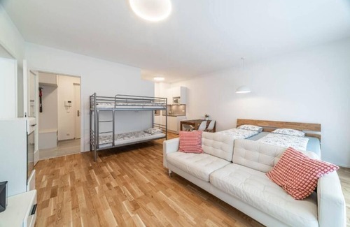 Michle Apartamento | Modern family apartment with own kitchen and bathroom.