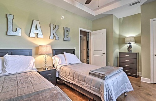 Bean Station Condominio | Modern Family Condo with Pano Lake Views & Pool!