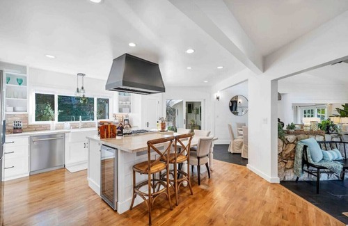 Thousand Oaks Casa | Modern Family Farmhouse