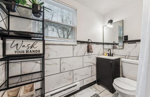 Mount Washington Casa | Modern Family Friendly Home 3 Bedroom Great Location