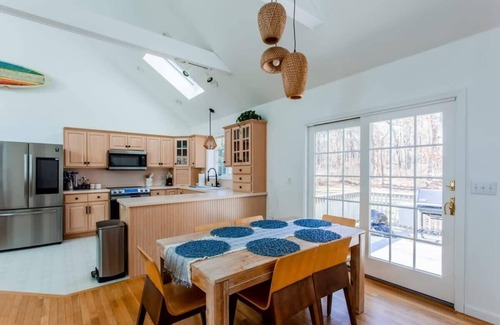 Harwich Casa | Modern Family Getaway In Harwich