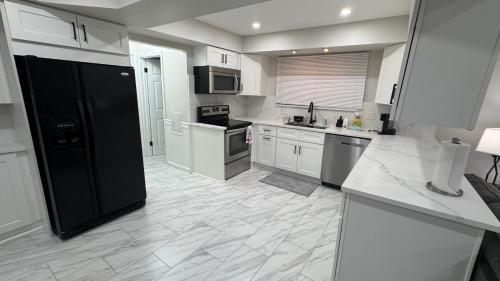 Sterling Heights Casa | Modern Family Home -3BR -High Speed Wi-Fi Comfort