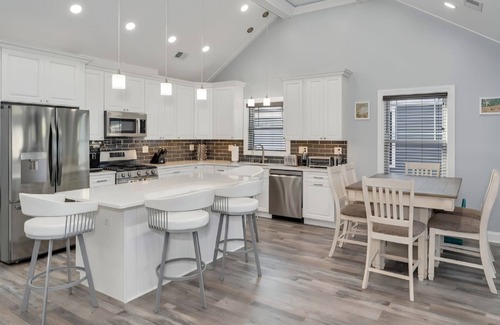 Wildwood Crest Casa | Modern family home in the Crest.