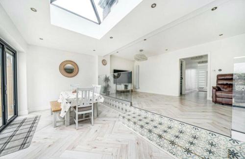 Hillingdon Casa | Modern Family Home in Greater London