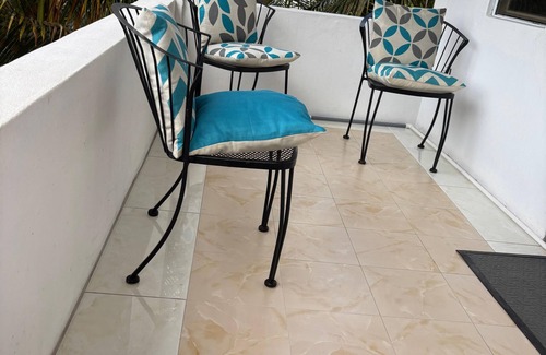 Saint Phillip Parish Casa | Modern Family Home Near Beaches