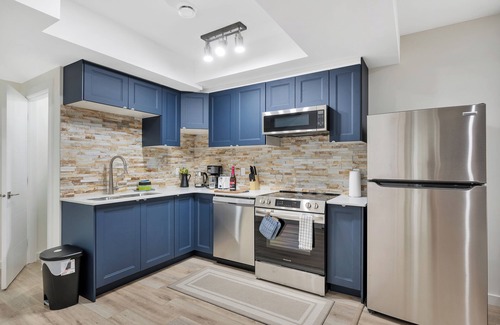 Southwest Edmonton Apartamento | Modern Family Sized Guest Suite With All Essentials