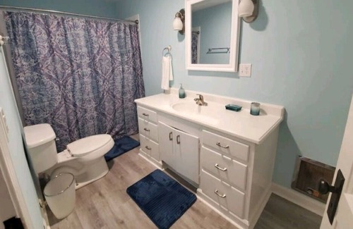 Kernersville Casa | Modern Farmhouse, 1 Mile-Downtown, Self Check-In