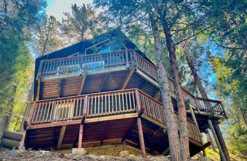 Crestline Chalet De Esquí | Modern Farmhouse Cabin in Crestline